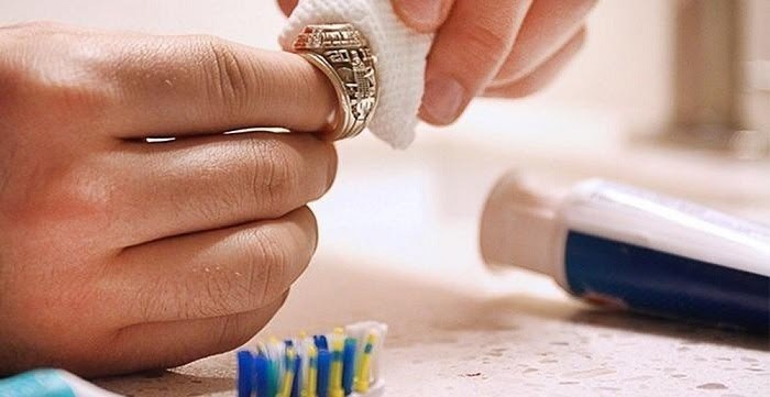 khi bảo quản trang sức Công giáo
