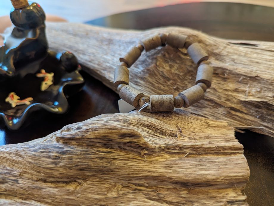 Charm lu thống từ gỗ