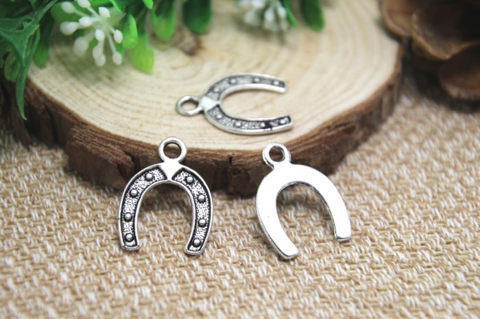 Charm móng ngựa
