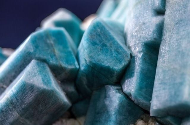 Đặc điểm nhận biết đá Amazonite tự nhiên