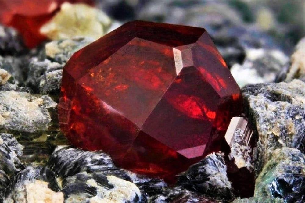 Công dụng của Garnet trong phong thủy tâm linh